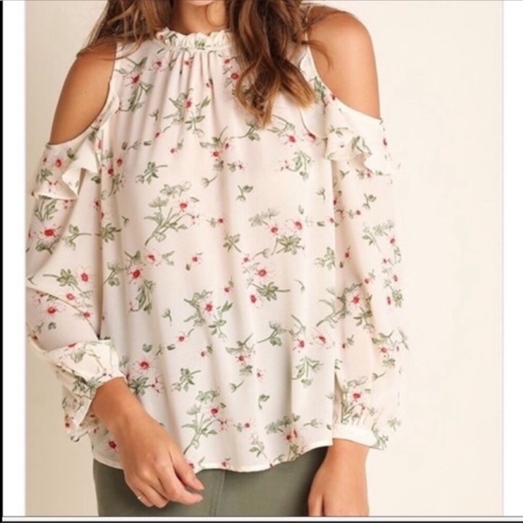 Trindy Clozet Boutique Tops - Dreamy Floral Cold Shoulder Top